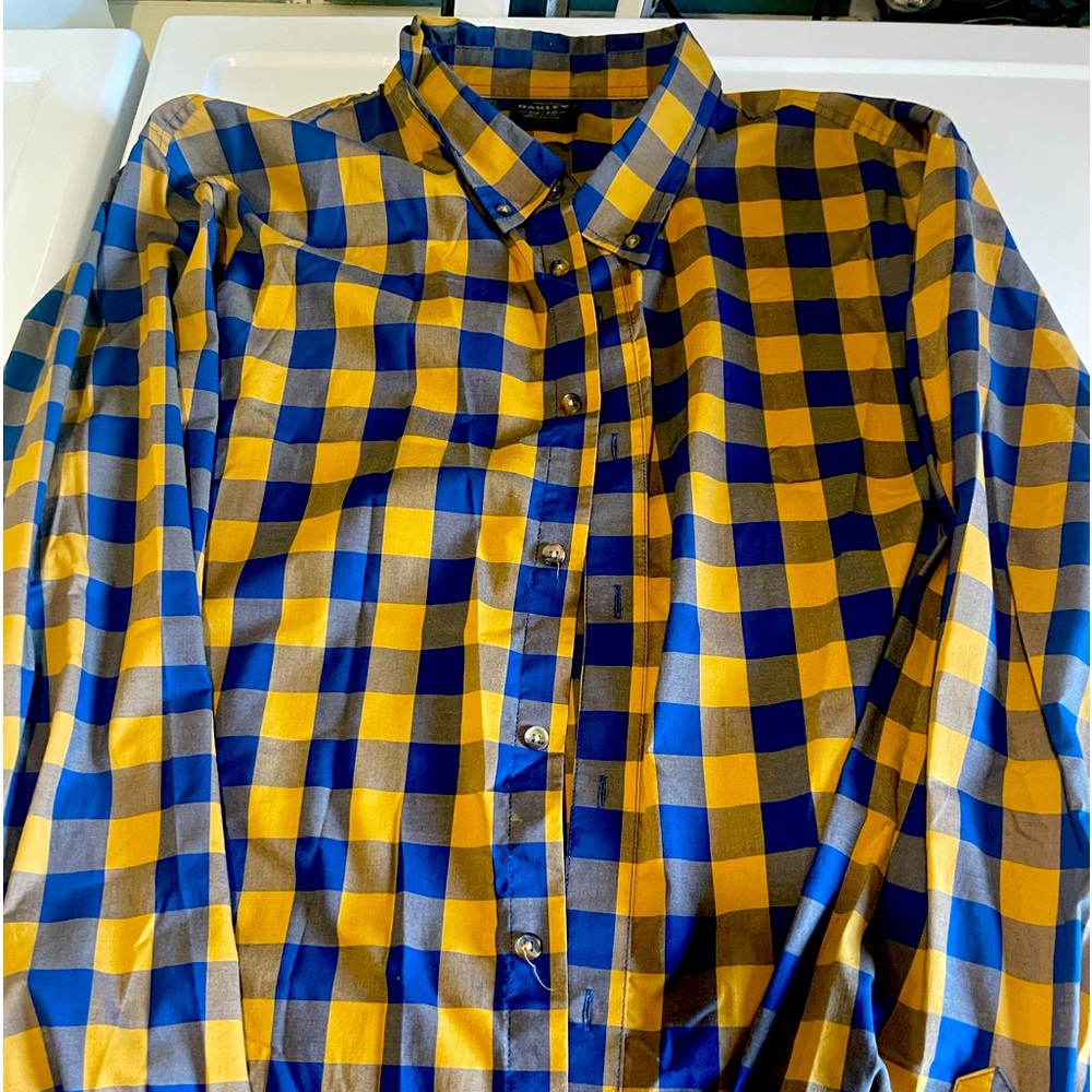 mens Oakley dress shirt